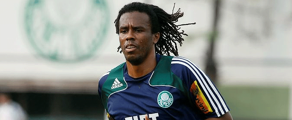 <span class='tit'>QUE DIA É HOJE: 29.11.2025?</span> <br /><span class='desc'> 1995
Há 30 anos, estreava no Palmeiras em uma vitória por 3 a 2 sobre o Sport do Recife/PE o zagueiro e também volante Roque Júnior.
Em suas...</span> QUE DIA É HOJE: 29.11.2025?