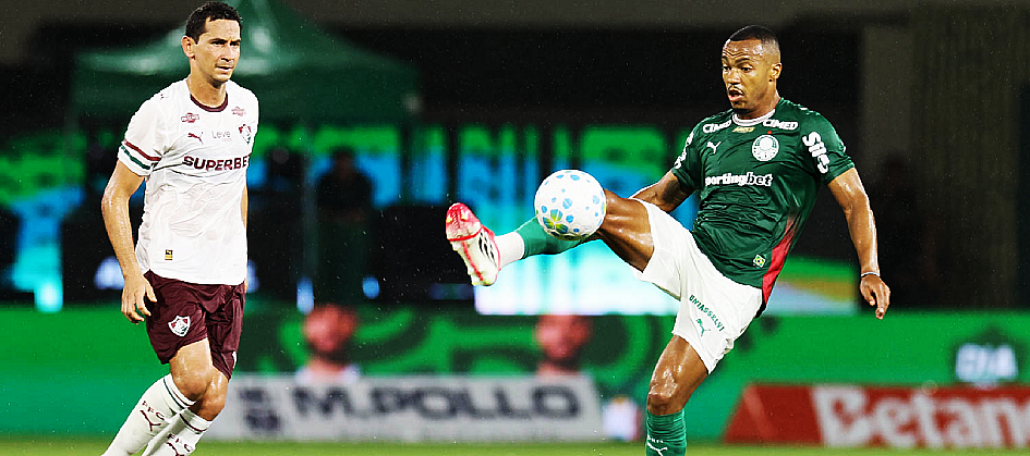 <span class='tit'>A PRIMEIRA “TRIKA” JÁ FOI…</span> <br /><span class='desc'> Palmeiras sofre, mas vence Flu e mantém ponta do Brasileirão. E domingo tem “trikas” outra vez…
CARLOS MIGUEL:EXCELENTE
NOTA...</span> A PRIMEIRA “TRIKA” JÁ FOI…